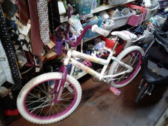 Little girls bike like new