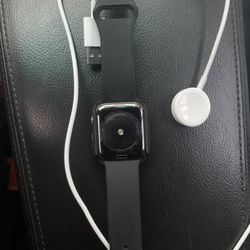 Apple Watch Series Se 44 Mm Perfect Condition 