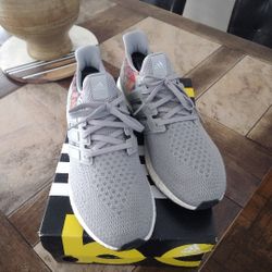 Super Rare Mi Adidas Ultra Boost 2.0 Rainbow Gray & matching T