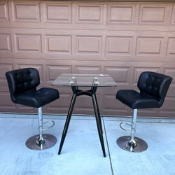 3 Piece Table With Adjustable Stools 