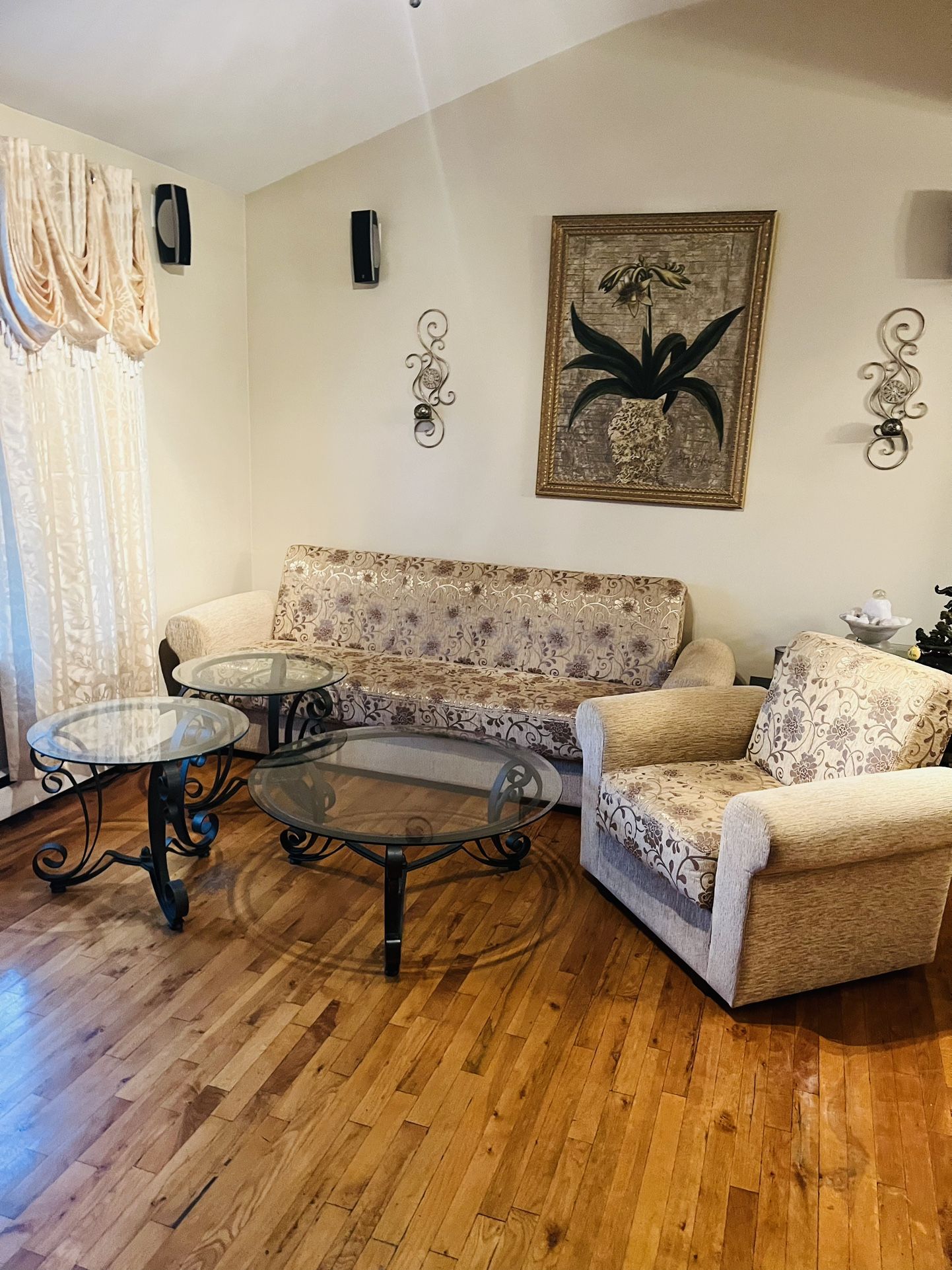 Living Room Furniture Set.