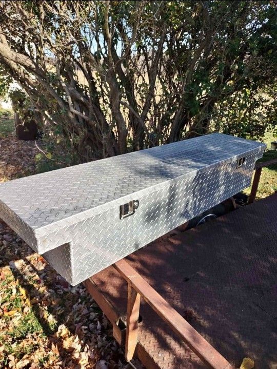 ALUMINUM TOOL BOX