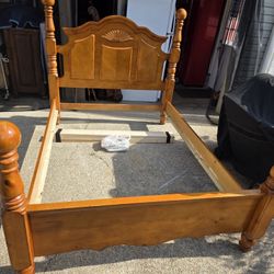 Traditional Queen Anne Queen Size Bed Frame