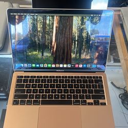 MacBook Air 8GB RAM 256 GB SSD m1