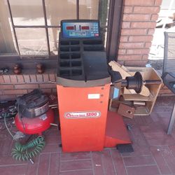 Tire Balancing Machine 