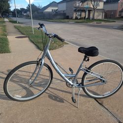 Roland Terra  - 28"/700c Aluminum Comfort Hybrid bike