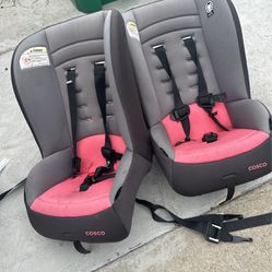 2 Car seats 