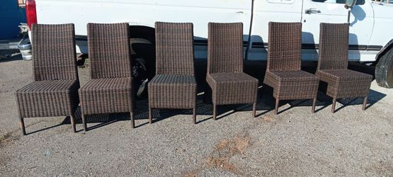 6 Wicker chairs