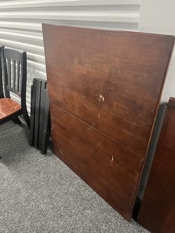 Wood kitchen table wth 3 chairs