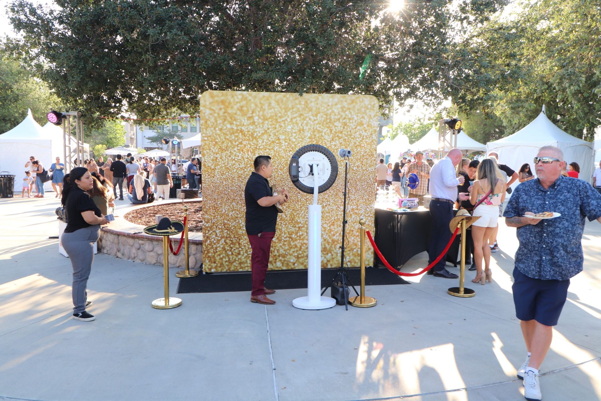 PHOTO BOOTH