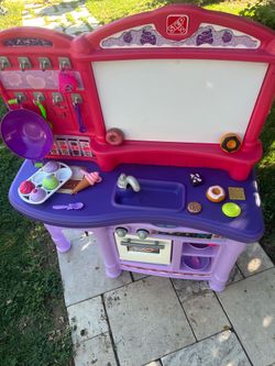 Step2 play kitchen with play food