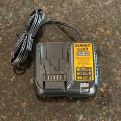 DeWalt DCB107 Charger