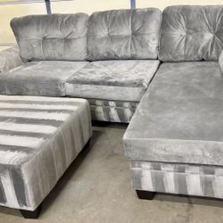 American Signature 3Pc Right Chaise Sectional with Ottoman - Cordelle Gray