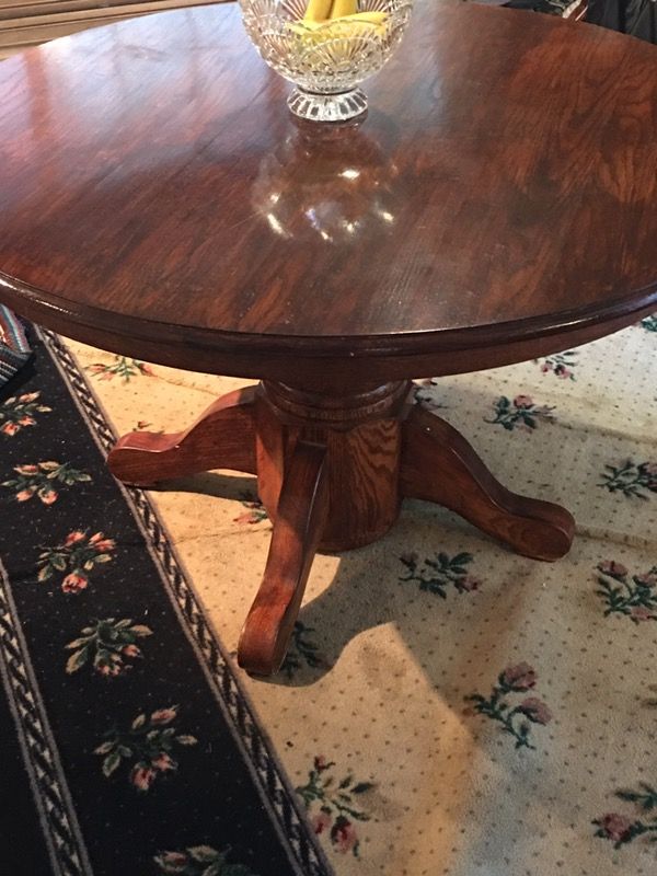 Round Table (solid Oak ) 42 Inch (excellent cond.)