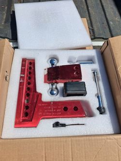 Brand new toe, hitch. With pens and keys and all the attachments