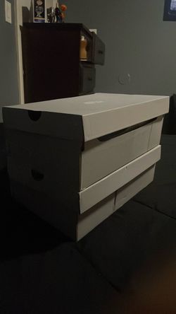 Selling Air Force 1 regular and Air Force 1 supreme