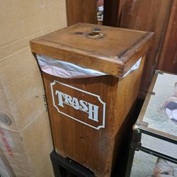 Trash Can 