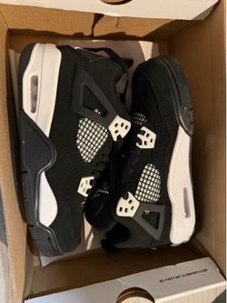 Jordan 4 thunders
