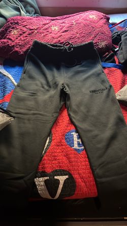 Brand new essential sweats size small