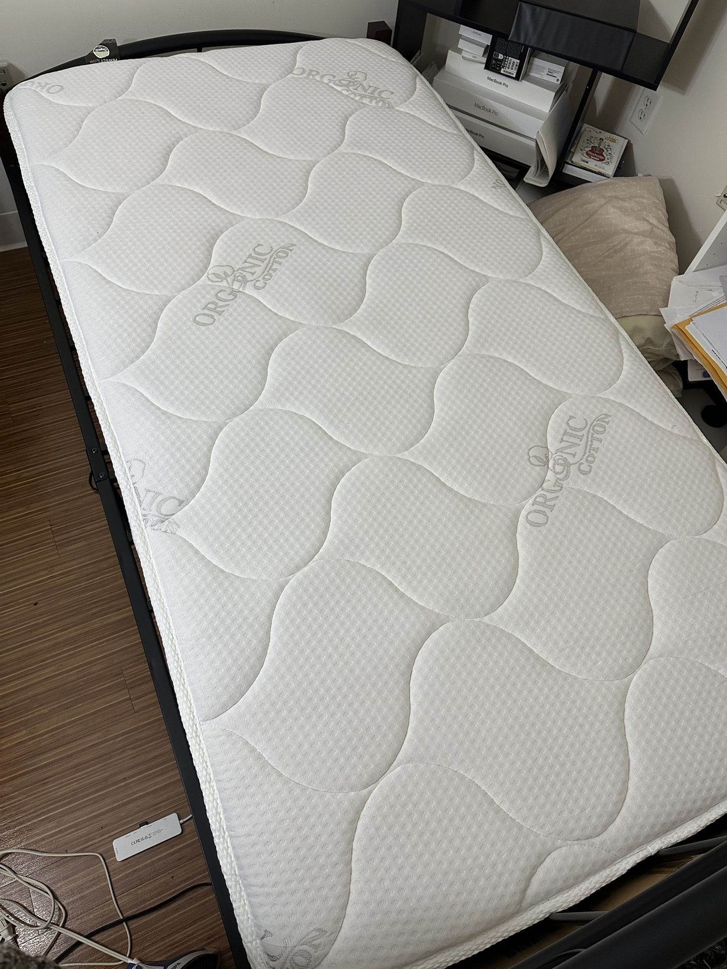 Twin Bed Set – Organic Cotton Mattress + Metal Frame