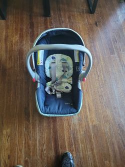 Baby Carseat + Base