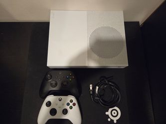 🎮🎮🎮XBOX One S All Digital Edition WITH CONTROLLERS!!!🎮🎮🎮