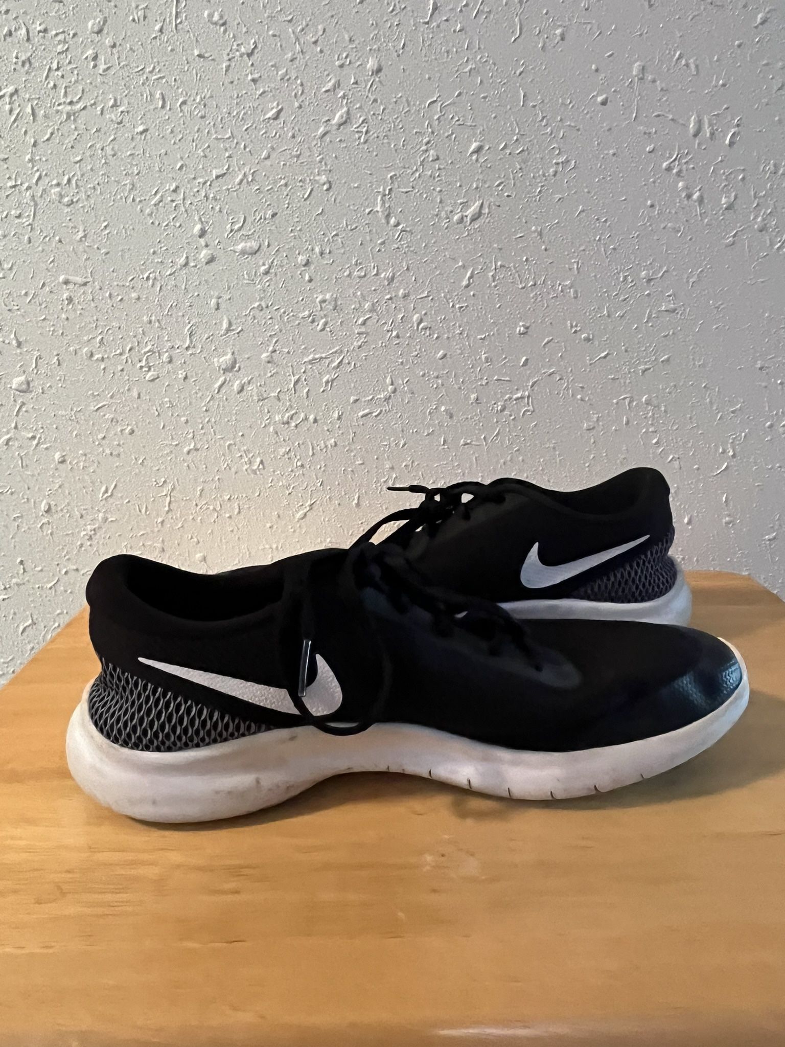 Nike Athletic Shoes Flex Experience RN7, Black/White, Youth? 11