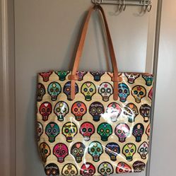 Consuela on sale skull tote