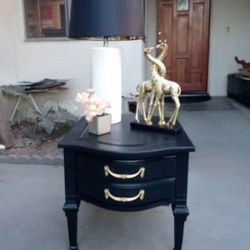 Queen Anne Style End Table/Nightstand- Solid Wood - Black With Gold 