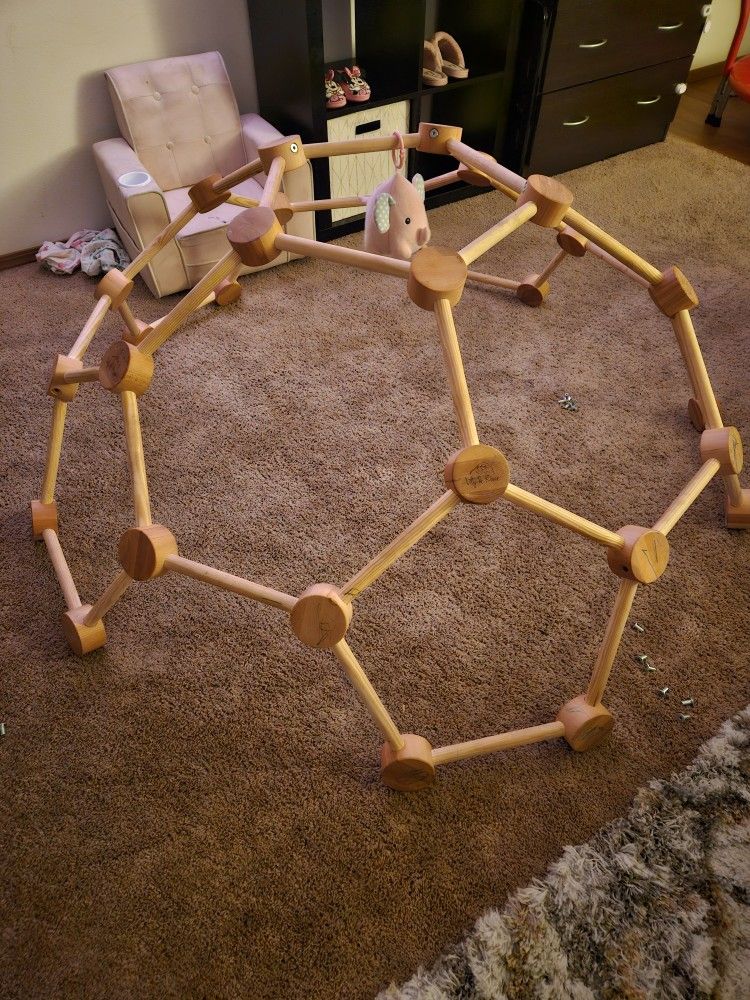 Lily & River Climbing Dome
