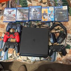 Play Station 4 Slim, With Games Four Controllers And Headset