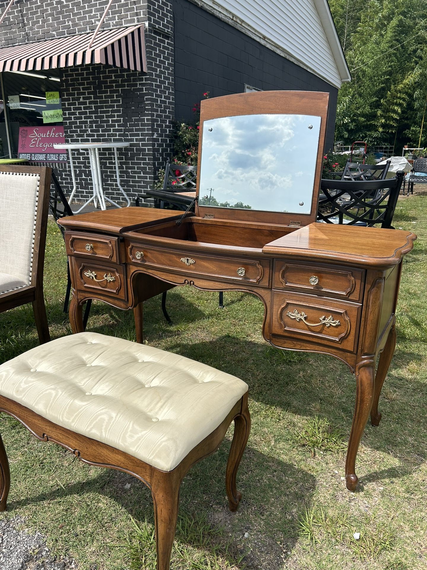 Vanity With Stool