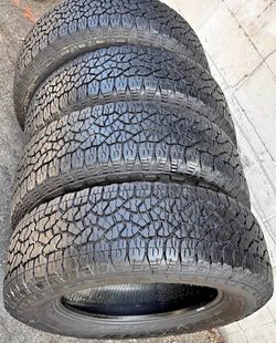 275/65/20 Goodyear 📍📍 Vendo un set de llantas con 80% de vida las 4 📍🌟