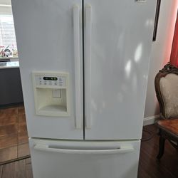 Kenmore Refrigerator 