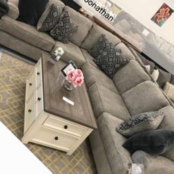 Hot Sale***Modern Comfortable L Shape Sectional Couch with 5 Pillows 💧$129 per Monthly*$50 Down/GetNowPayLater 