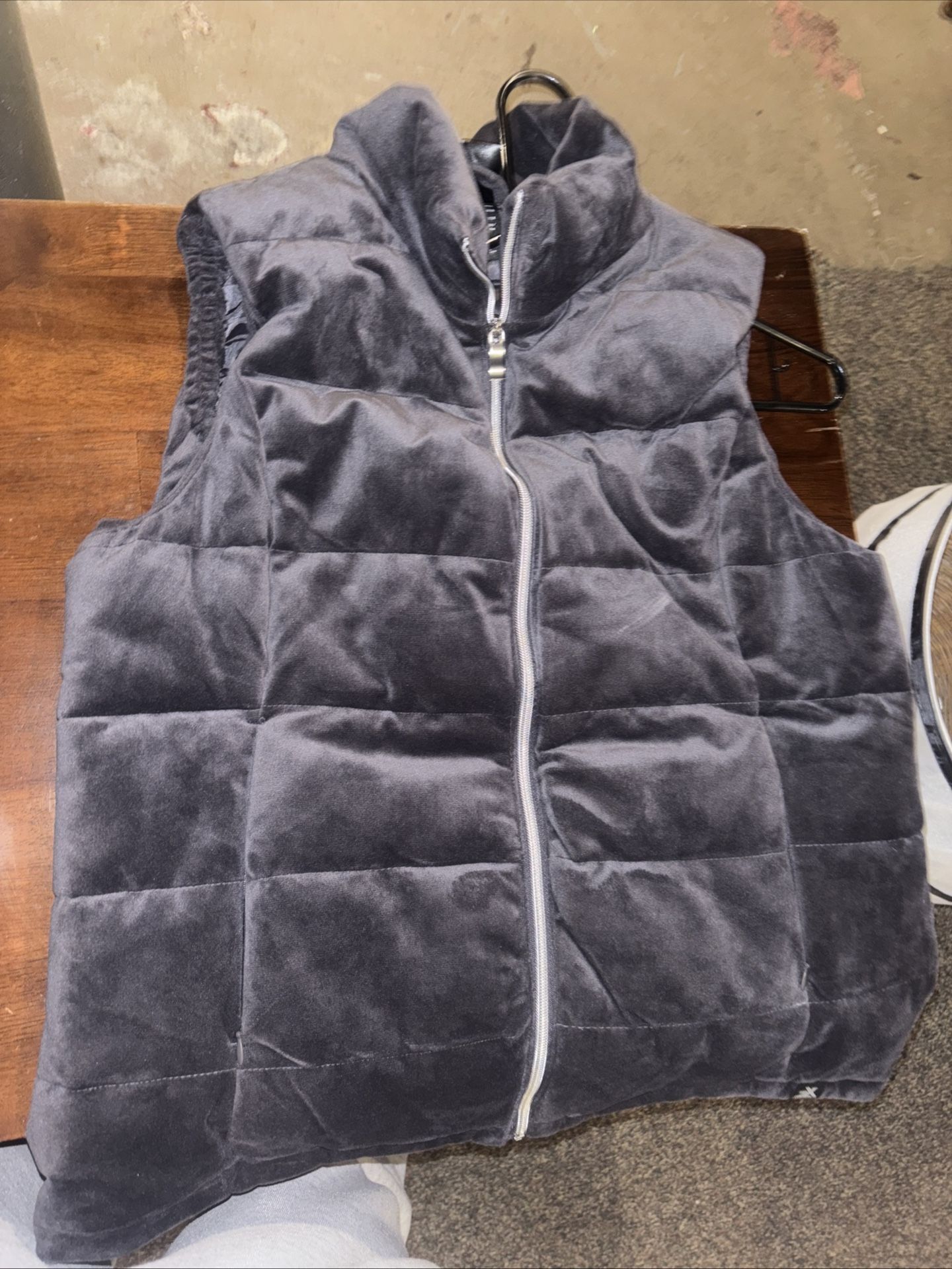 Zero exposure Women’s Full Zip Puffer Vest
