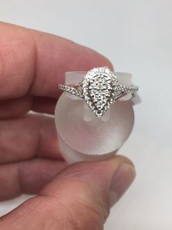 10K W Gold Diamond Ring