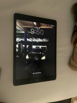 iPad 8th gen 32 GB 10.2 inches