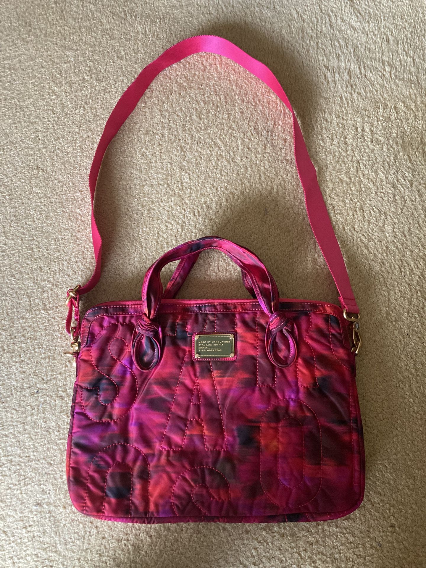 *Marc By Marc Jacobs For Laptop Limited Edition Magenta Red Pattern*