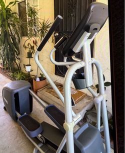 Precor efx elliptical 225/447