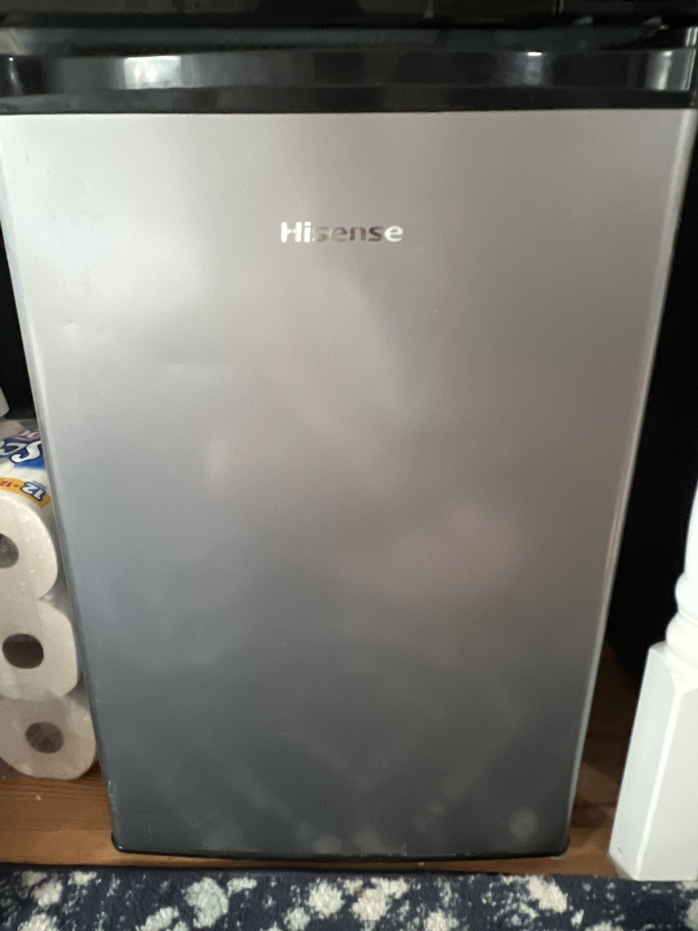 Hisense minifridge