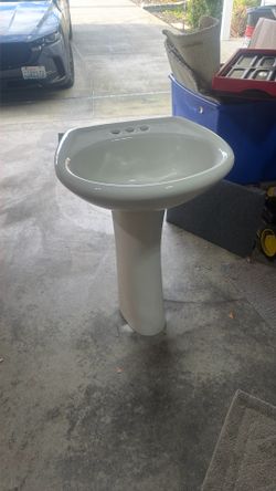 Porcelain Pedestal Sink
