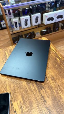 13”MacBook Air m5 24Ram 1TB SSD.  New other