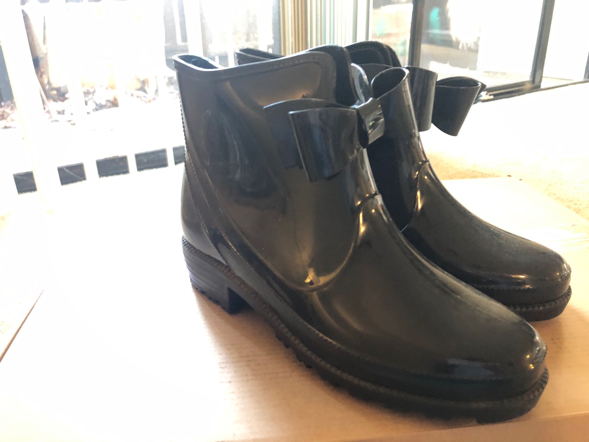 Size 7.5 - Rain boots
