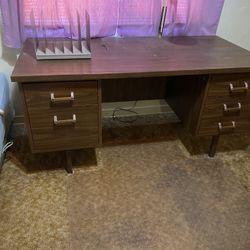 Desk $25