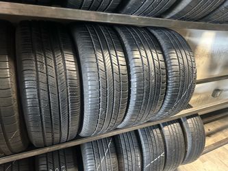 SET OF TIRE  205 55 16 Michelin 85% LIFE