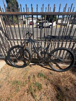 High-End Full Carbon MTB