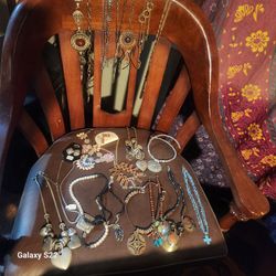 Lot of beautiful necklaces and sets