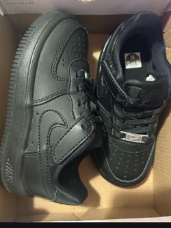 New Air Force 1s black toddler size 9c