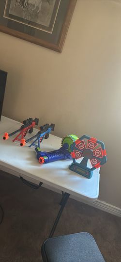 Toy gun blasters with electric scoreboard